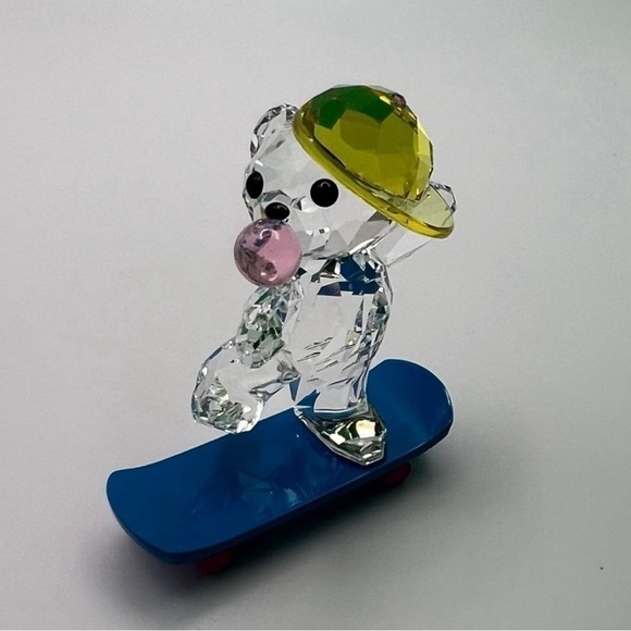 Swarovski Kris Bear “Skater Bear” Figurine – Retired 5619208 90"s Fun - Picture 6 of 10
